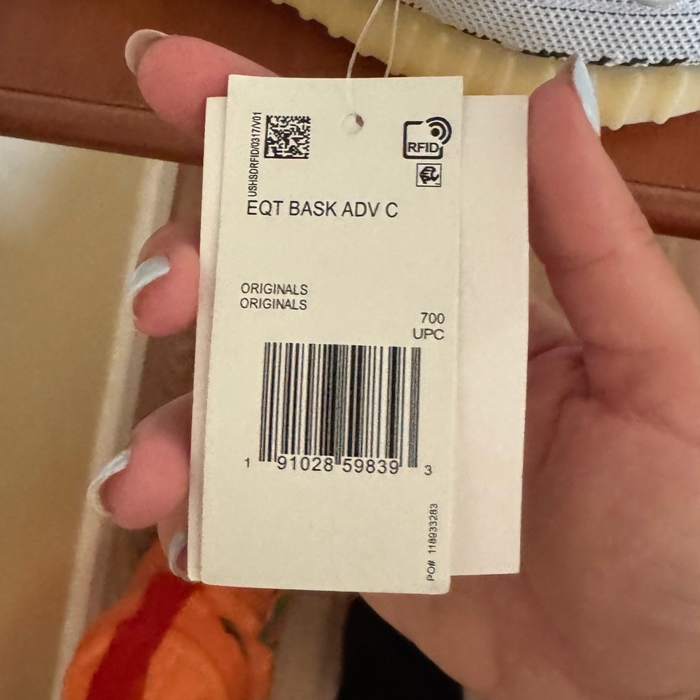 Adidas Yeezy Boost 350 V2 Zebra - Picture 2 of 9